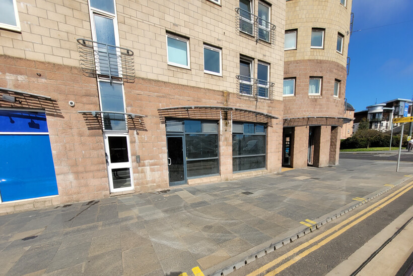 Constitution Street, Edinburgh EH6 Retail property (high street) to rent - £1,000 pcm (£231 pw)