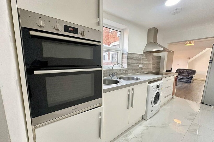 Luther Street, Leicester LE3 4 bed flat to rent - £1,550 pcm (£358 pw)