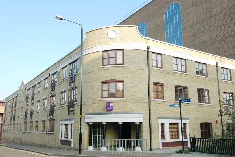Kingsley Mews, London, E1W 2 bed apartment to rent - £2,349 pcm (£542 pw)
