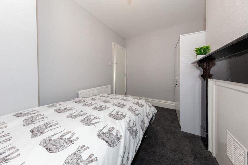 Cardigan Street,  Luton, LU1 1 bed in a house share to rent - £480 pcm (£111 pw)