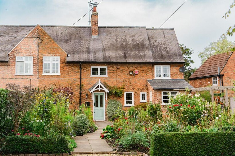 The Square, Newton Harcourt, LE8 3 bed cottage to rent - £1,500 pcm (£346 pw)