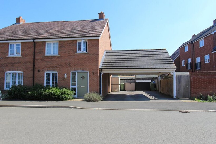 Cayman Walk, Bletchley, Milton Keynes, MK3 3 bed semi-detached house to rent - £1,195 pcm (£276 pw)