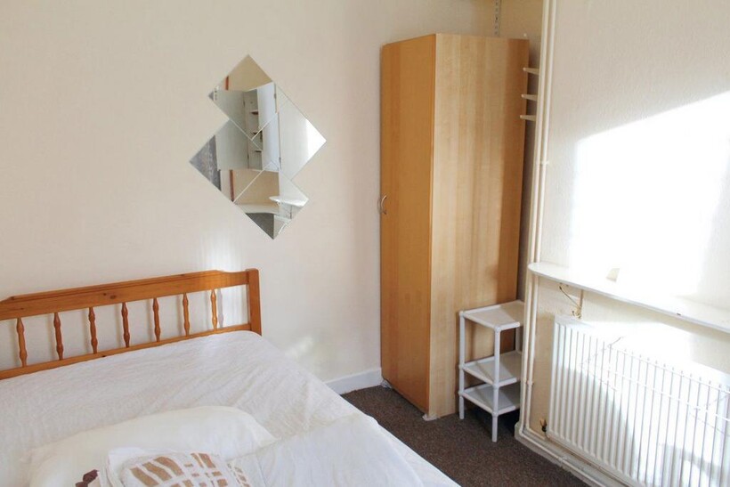 Lower Road, Beeston, Nottingham, NG9 2GT 1 bed property to rent - £350 pcm (£81 pw)