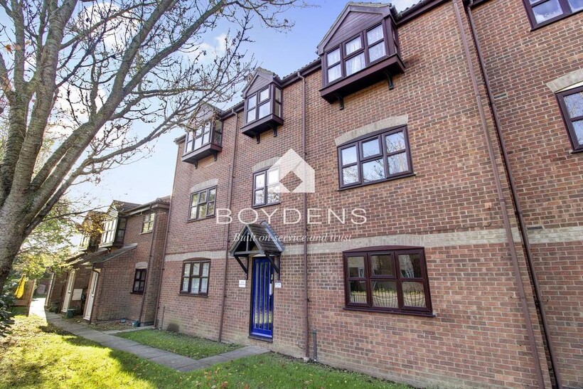 Enville Way, Colchester CO4 1 bed flat to rent - £795 pcm (£183 pw)