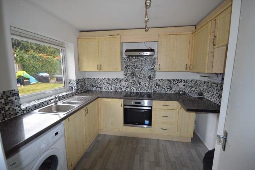 Snowdrop Close - Online Enquiries... 2 bed apartment to rent - £1,195 pcm (£276 pw)