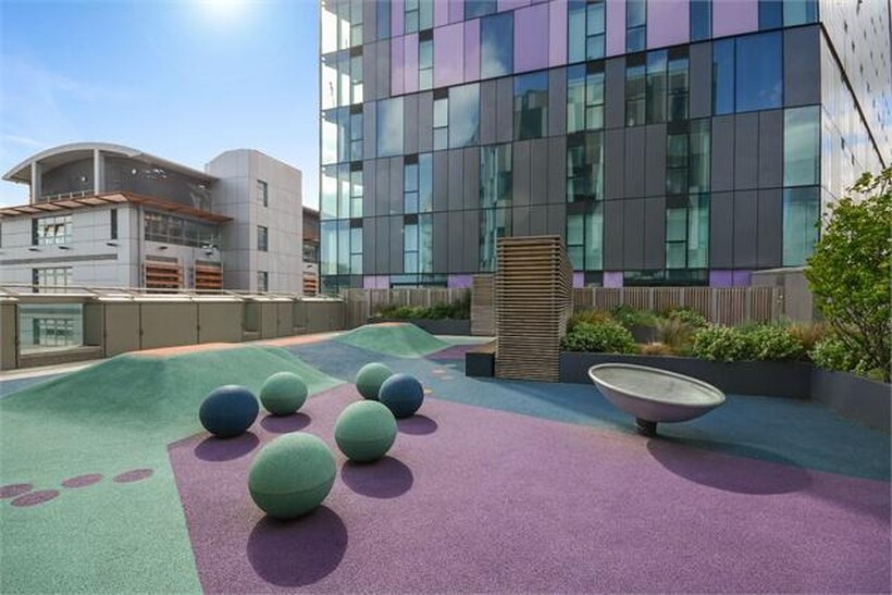 Pinnacle Apartments, Saffron Central... Apartment to rent - £1,150 pcm (£265 pw)