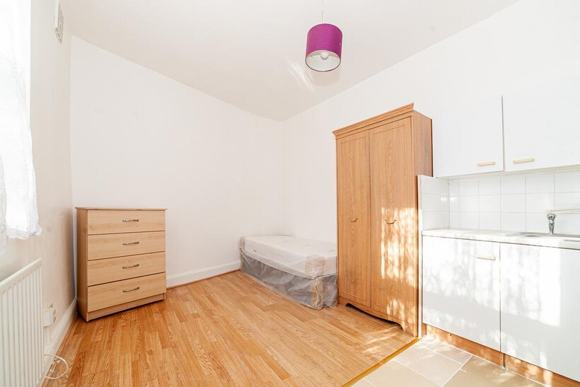 Mayola Road, London E5 1 bed flat to rent - £1,000 pcm (£231 pw)