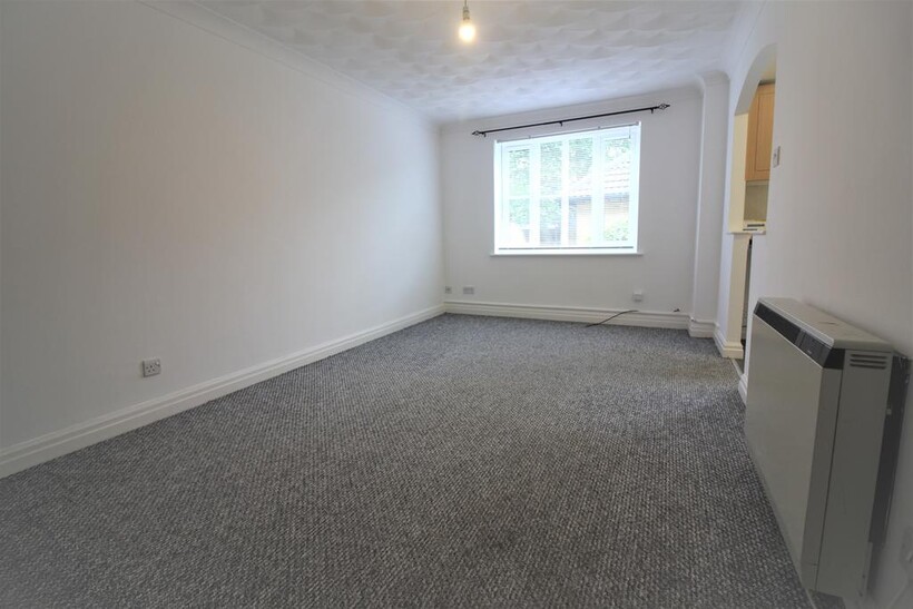 Mill Road, Colchester 1 bed ground floor flat to rent - £1,000 pcm (£231 pw)