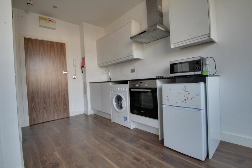 Elmgrove Road, Harrow HA1 1 bed apartment to rent - £1,100 pcm (£254 pw)