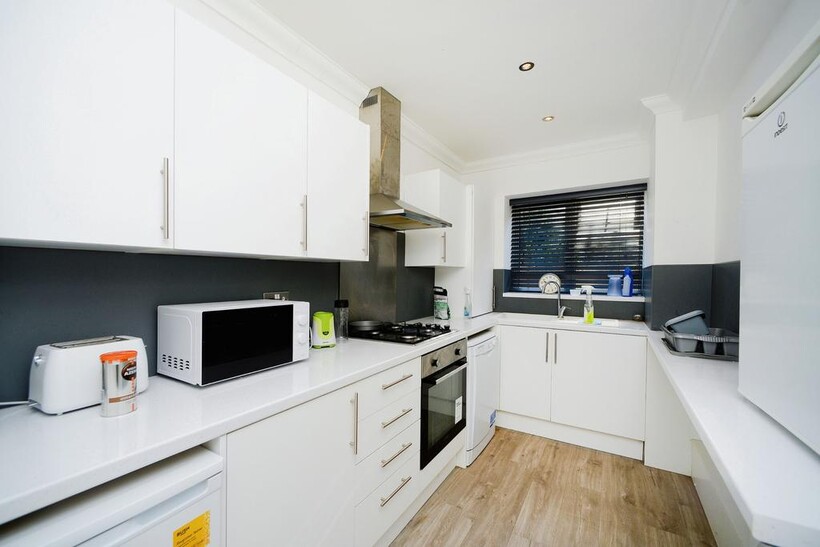 Wilbury Villas, Hove 1 bed flat to rent - £950 pcm (£219 pw)