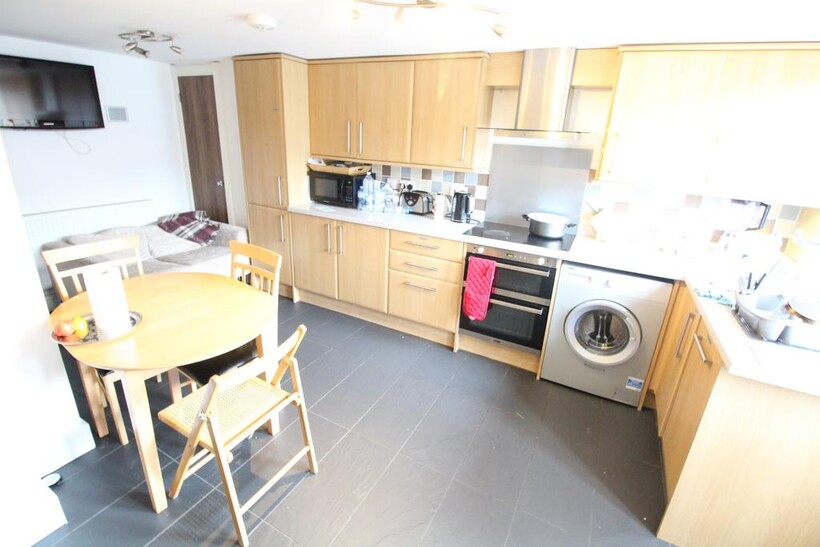 Room in Shared House - Fermor... 1 bed in a house share to rent - £475 pcm (£110 pw)