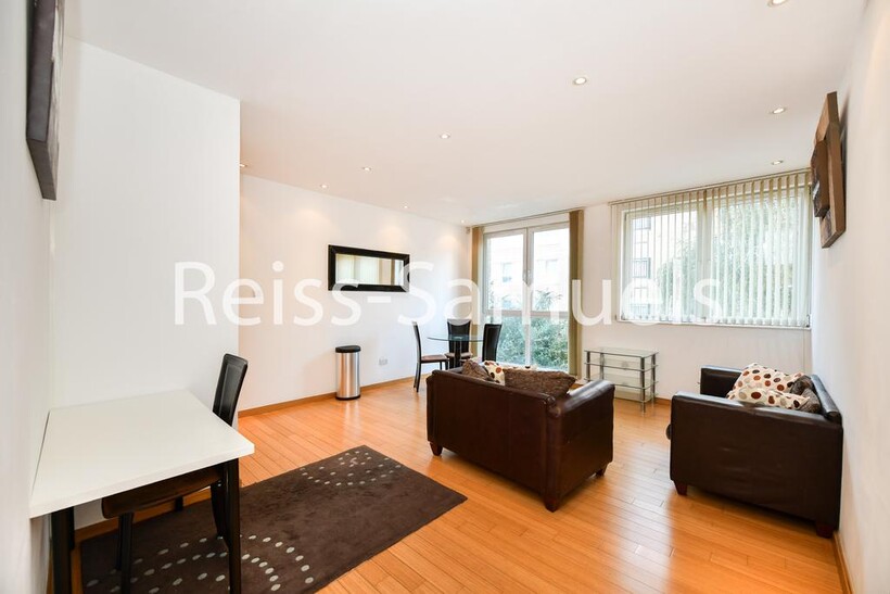 Westferry Road, Canary Wharf.London E14 1 bed apartment to rent - £1,820 pcm (£420 pw)