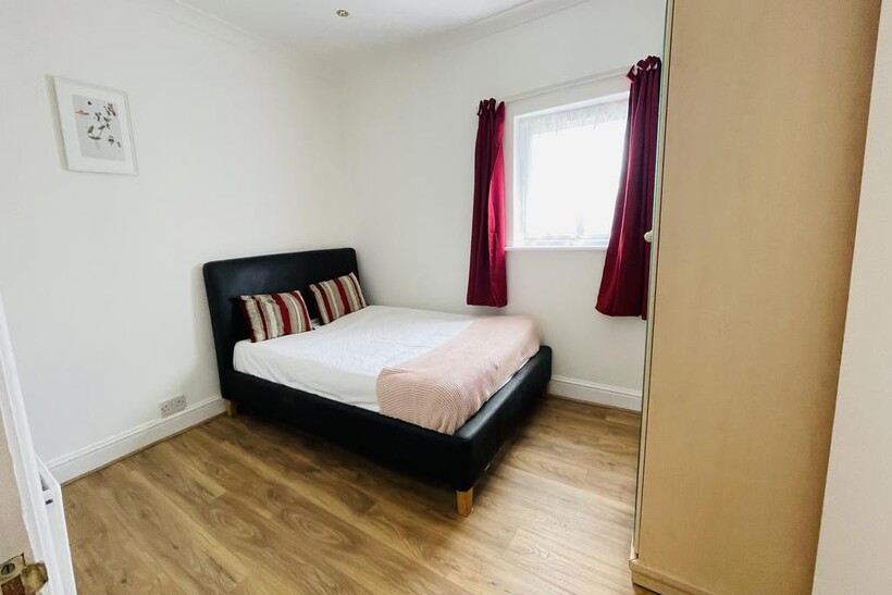 Rosslyn Crescent, Harrow HA1 House share to rent - £650 pcm (£150 pw)