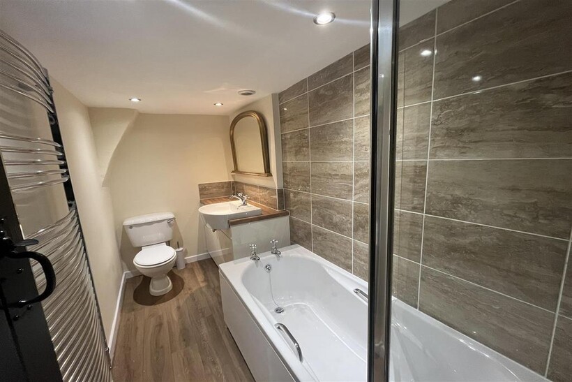 The Village, Prestbury, Macclesfield 2 bed apartment to rent - £1,500 pcm (£346 pw)