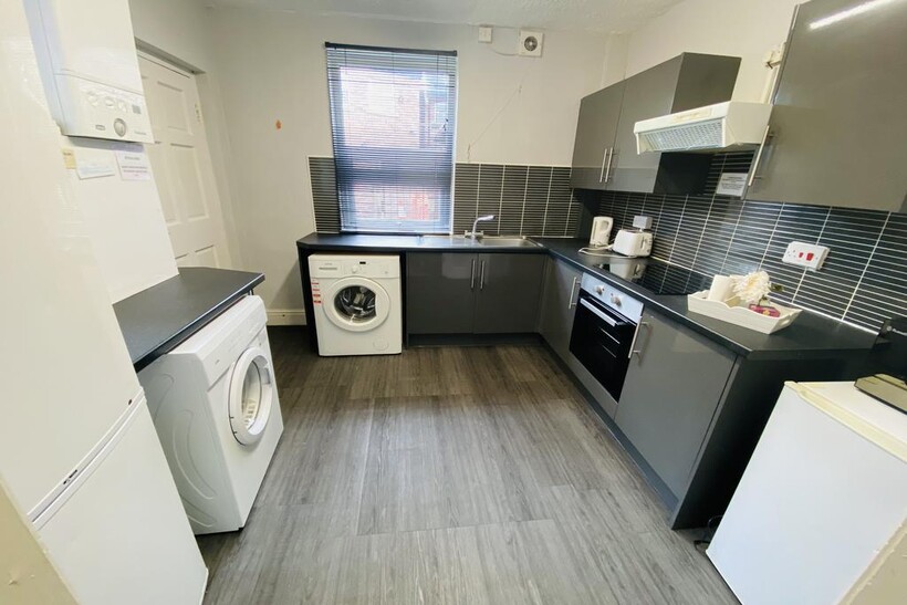 Clough Road, Sheffield S1 5 bed terraced house to rent - £385 pcm (£89 pw)