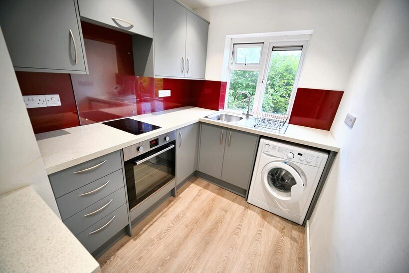 Lower Street, Wolverhampton WV6 1 bed flat to rent - £675 pcm (£156 pw)