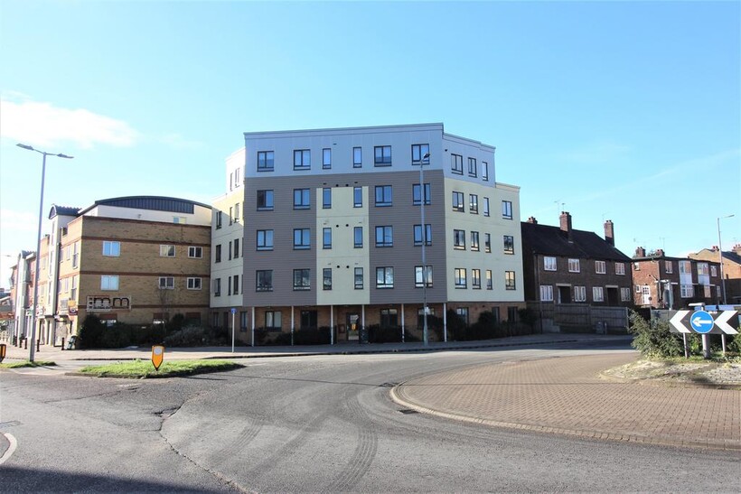 Rectory Lane, Chelmsford 1 bed apartment to rent - £975 pcm (£225 pw)