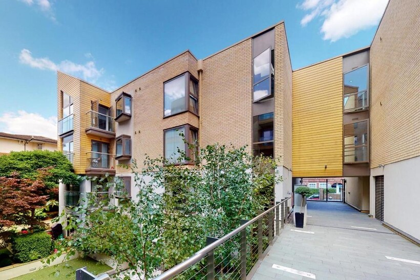 SUNFLOWER COURT, GRANVILLE ROAD, London, NW2 2 bed apartment to rent - £404 pcm (£93 pw)