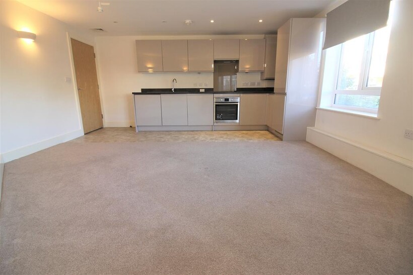 Rectory Lane, Chelmsford 1 bed apartment to rent - £975 pcm (£225 pw)