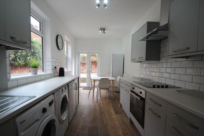 Howard Road, Leicester 4 bed terraced house to rent - £520 pcm (£120 pw)