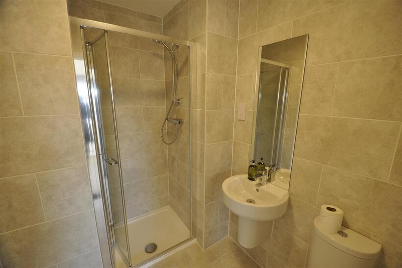 En Suite Shower Room.jpg