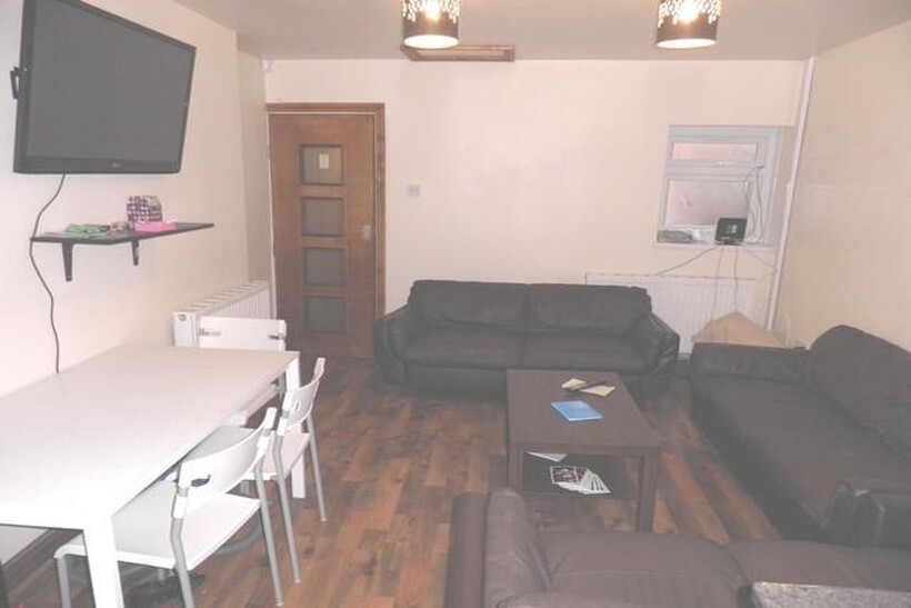 Dawlish Road, Birmingham B29 8 bed semi-detached house to rent - £390 pcm (£90 pw)