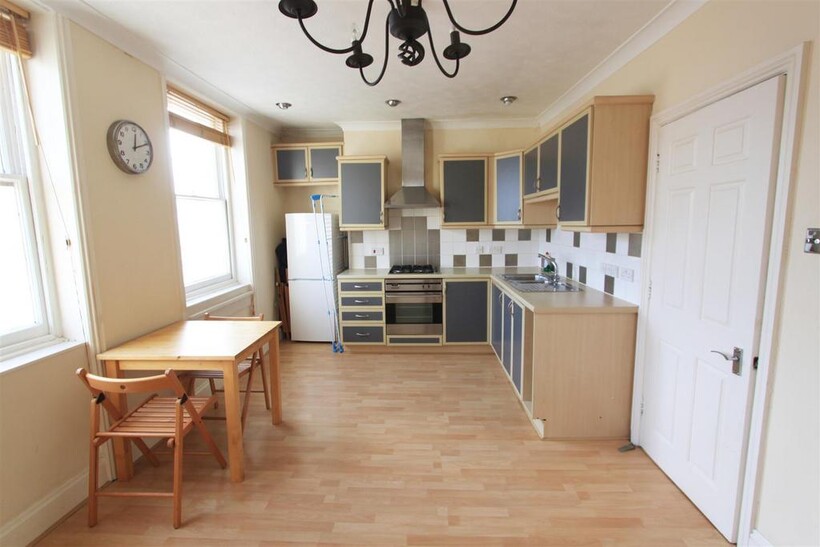 Hove, East Sussex 1 bed flat to rent - £1,100 pcm (£254 pw)