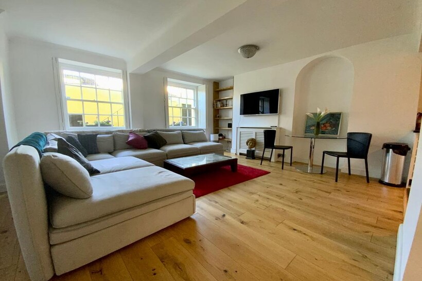 Brunswick Square, Hove, BN3 1 bed flat to rent - £1,500 pcm (£346 pw)