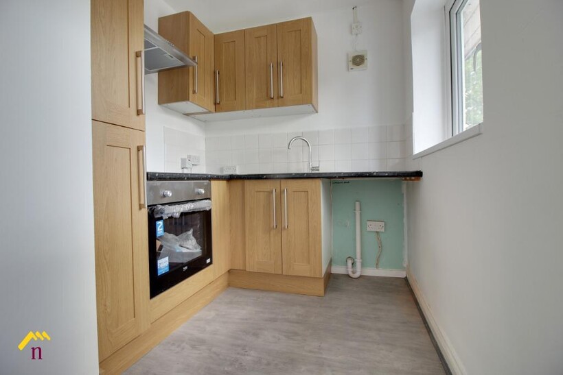 Bloomhill Road, Doncaster DN8 2 bed flat to rent - £560 pcm (£129 pw)