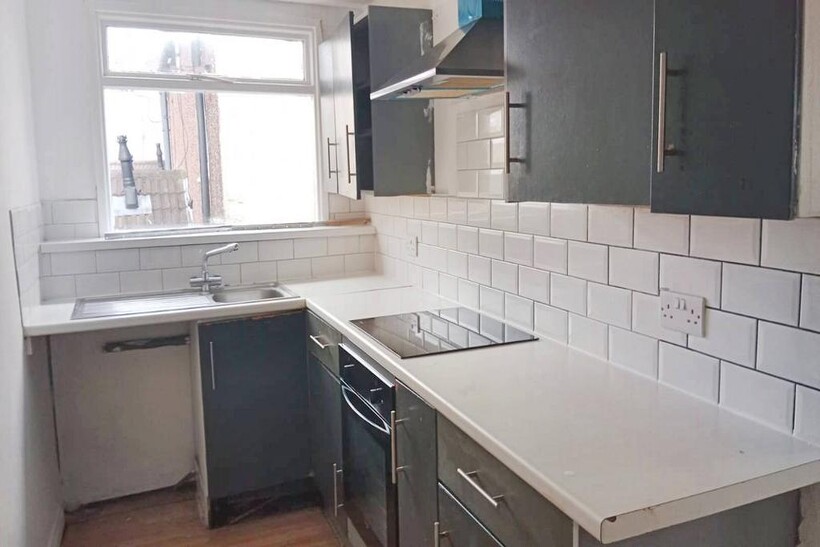 Newcastle Street, Stoke-on-Trent ST6 1 bed apartment to rent - £550 pcm (£127 pw)