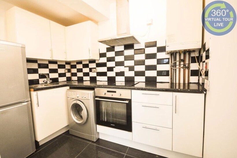 Town Centre, Bedford 1 bed flat to rent - £725 pcm (£167 pw)