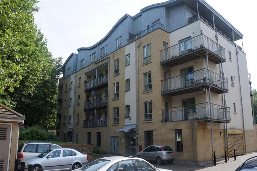 Yeomans Close, Ipswich IP1 1 bed apartment to rent - £750 pcm (£173 pw)