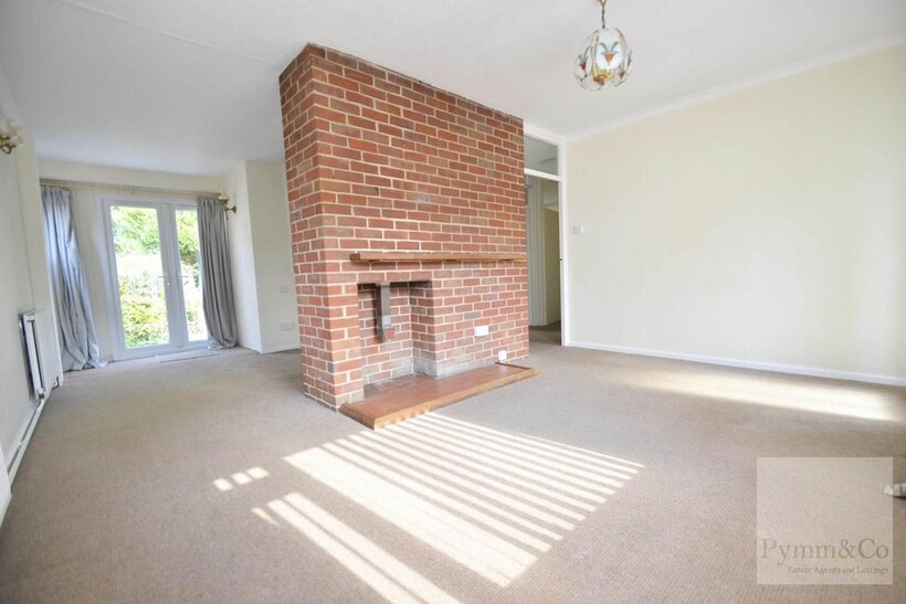 Cricket Ground Road, Norwich NR1 2 bed semi-detached bungalow to rent - £1,000 pcm (£231 pw)