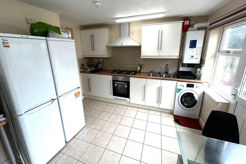 Waterloo Place, Brynmill, Swansea, SA2 6 bed house share to rent - £380 pcm (£88 pw)