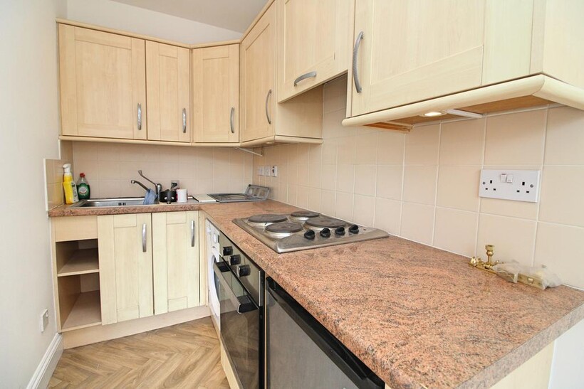 First Avenue, Hove 1 bed apartment to rent - £1,050 pcm (£242 pw)