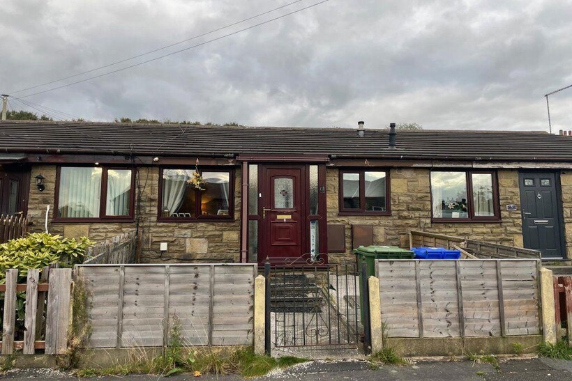 Clegg Street, Haslingden Rossendale 2 bed bungalow to rent - £595 pcm (£137 pw)