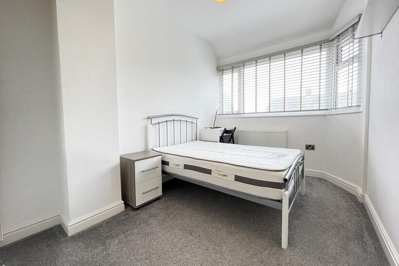 Moseley Wood Green, Leeds LS16 1 bed in a house share to rent - £535 pcm (£123 pw)
