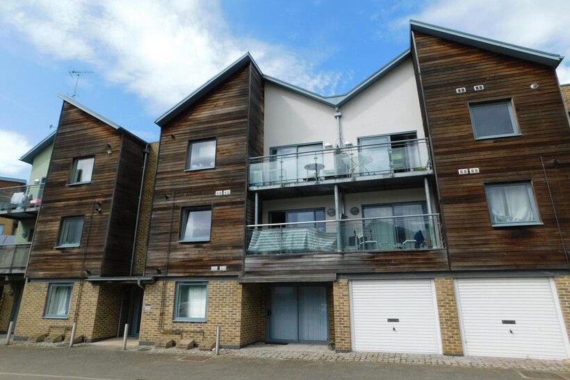 Marine House, Colchester CO2 1 bed flat to rent - £810 pcm (£187 pw)