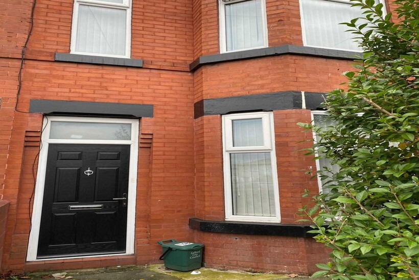 Weaste  Lane, Salford 6 bed house share to rent - £628 pcm (£145 pw)