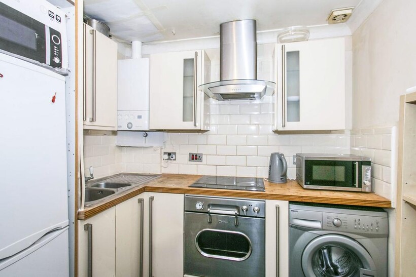 Old Christchurch Road, Bournemouth 2 bed apartment to rent - £1,050 pcm (£242 pw)