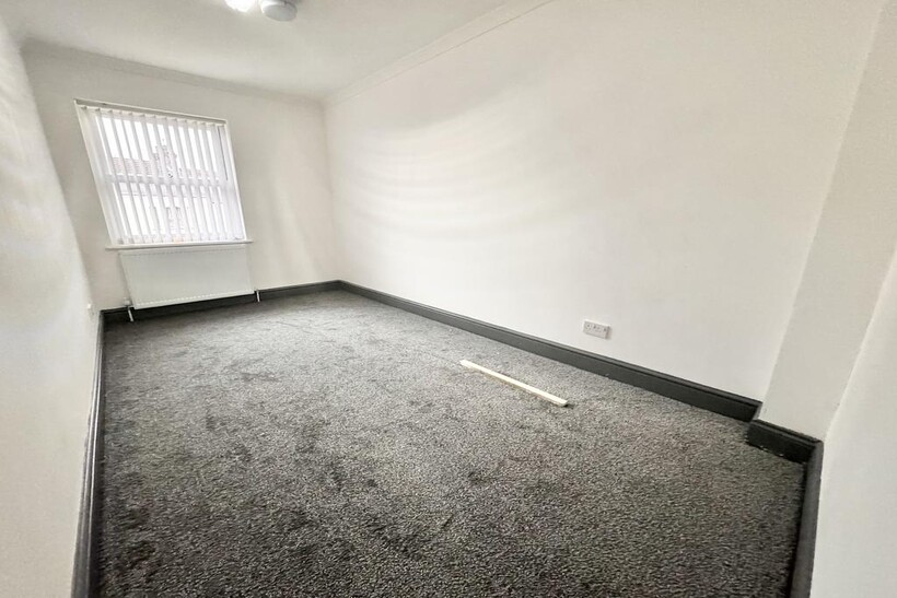 Moor Street, Luton LU1 1 bed in a house share to rent - £450 pcm (£104 pw)