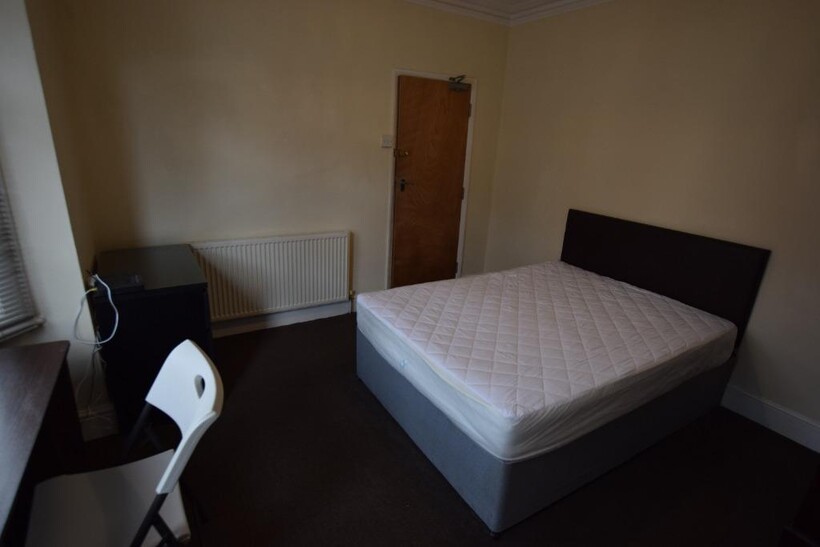 Cecil Road, Northampton NN2 1 bed in a house share to rent - £435 pcm (£100 pw)