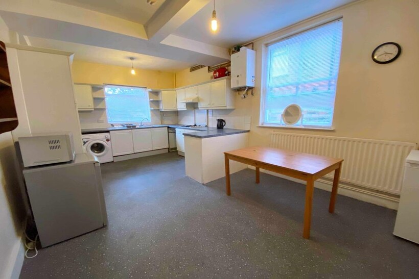 Hobart Street, Leicester LE2 4 bed terraced house to rent - £338 pcm (£78 pw)