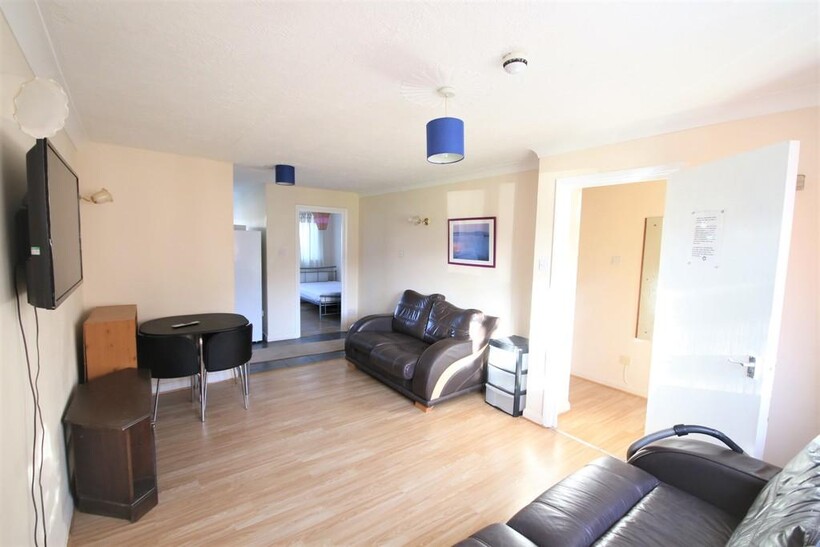 Regency Place, Kent CT1 1 bed terraced house to rent - £540 pcm (£125 pw)