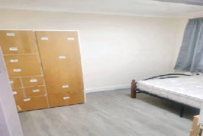 Bristol Road, London E7 1 bed in a house share to rent - £550 pcm (£127 pw)