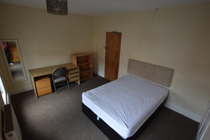 Cecil Road, Northampton NN2 1 bed in a house share to rent - £440 pcm (£102 pw)