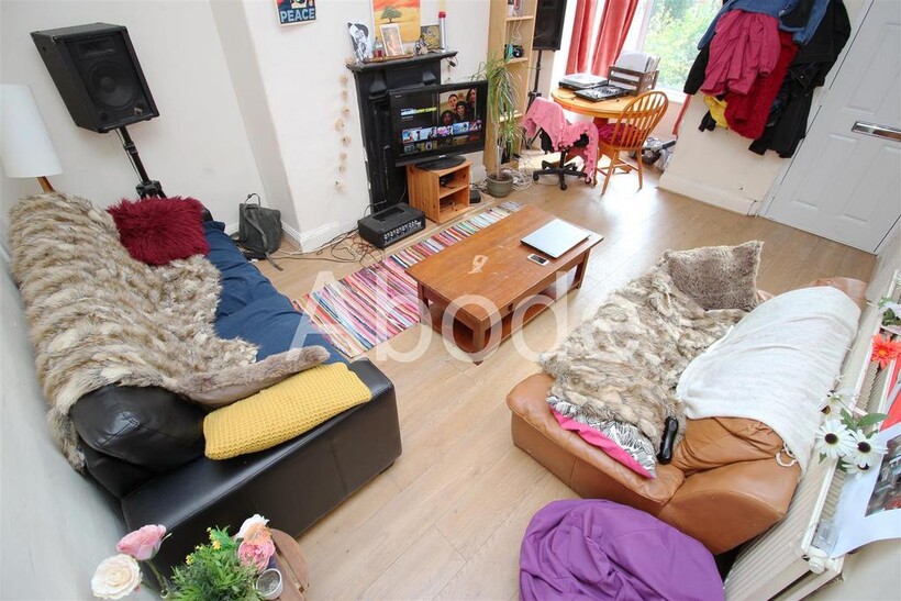 Brudenell Street, Hyde Park, West... 3 bed house to rent - £1,898 pcm (£438 pw)