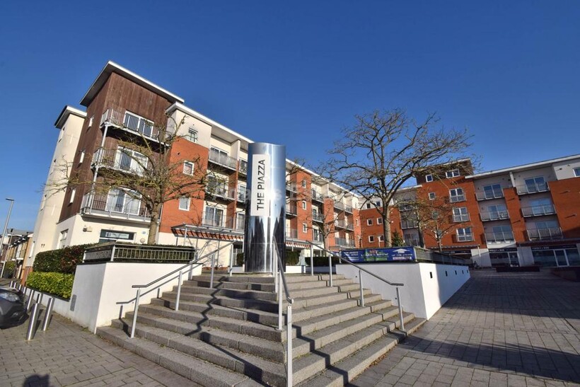 The Piazza, Whale Avenue, Reading Property to rent - £1,000 pcm (£231 pw)