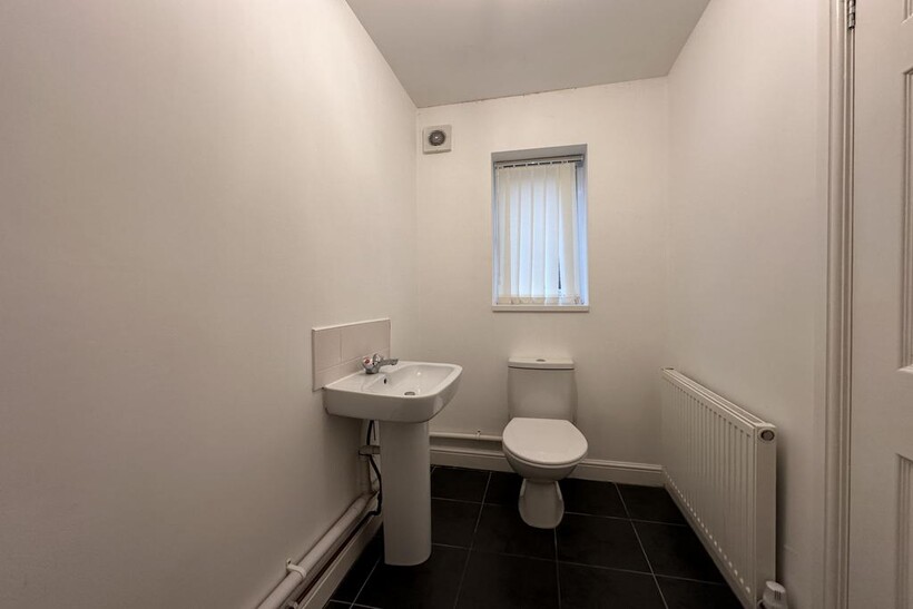 Barons Hey,  Liverpool, L28 3 bed semi-detached house to rent - £1,000 pcm (£231 pw)