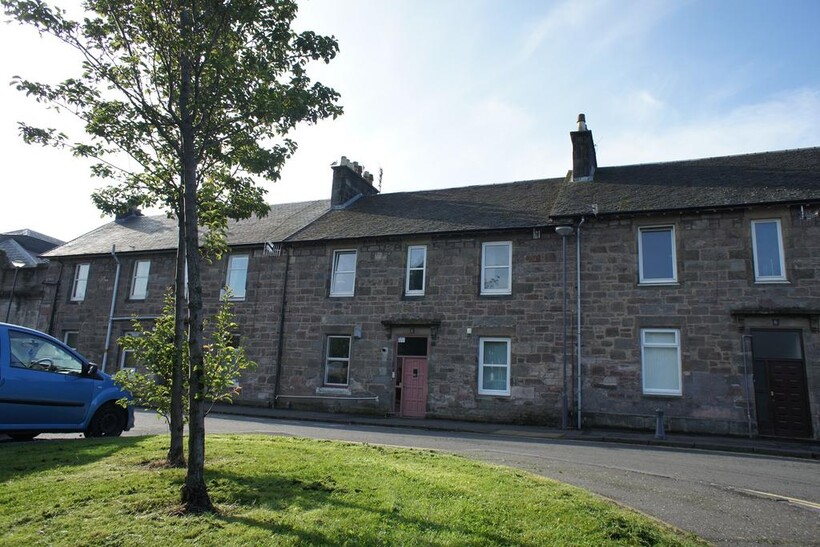 Castle Terrace, Dumbarton G82 1 bed flat to rent - £450 pcm (£104 pw)